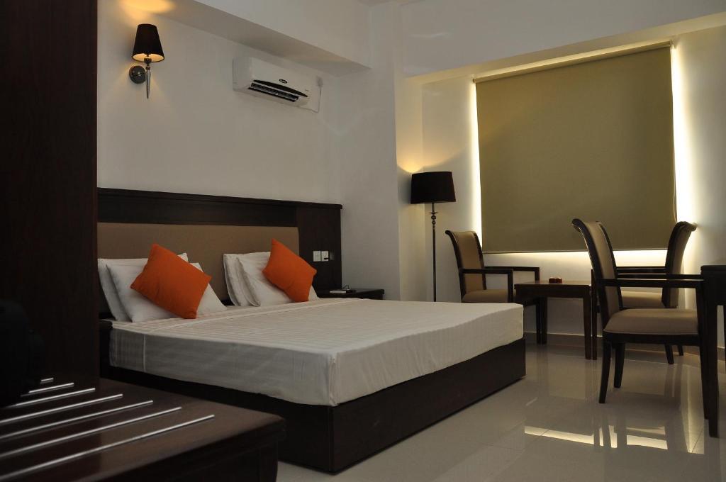 Sai Sea City Hotel Colombo Room photo